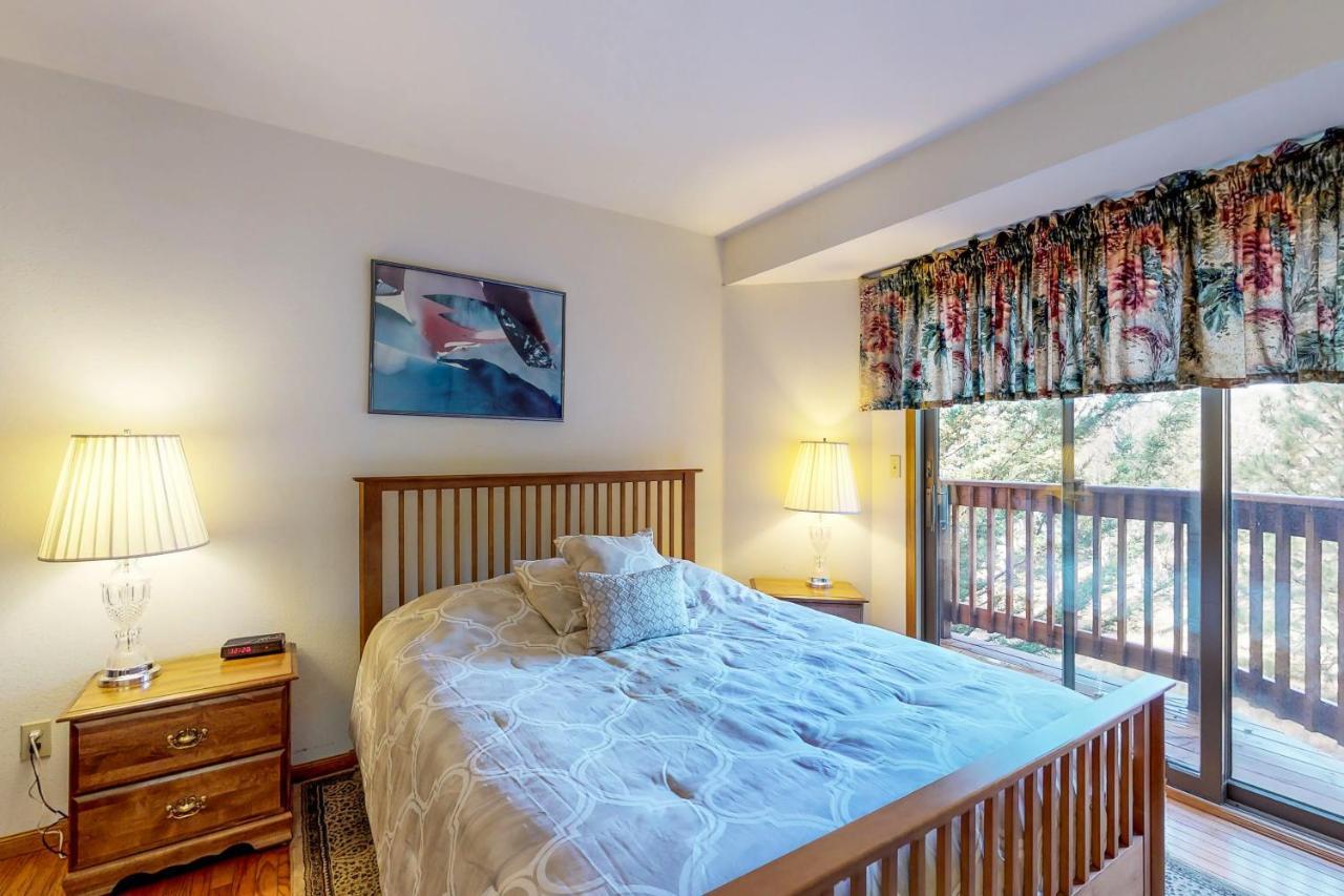 Lake Lodge Beach グローヴランド エクステリア 写真