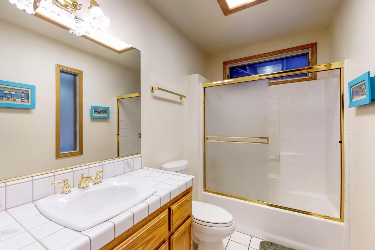 Lake Lodge Beach グローヴランド エクステリア 写真